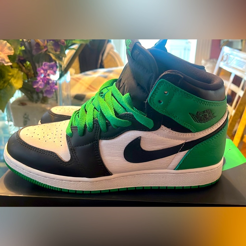 Jordan 1 High OG ‘Lucky Green’ Size 7